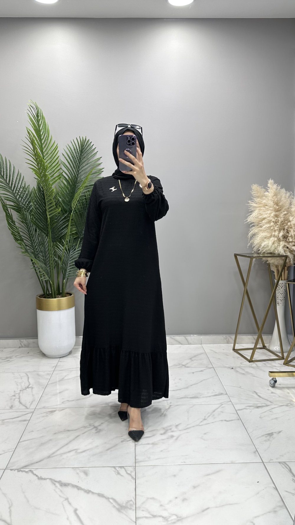 Ebrar Broşlu Elbise Siyah — Siyah