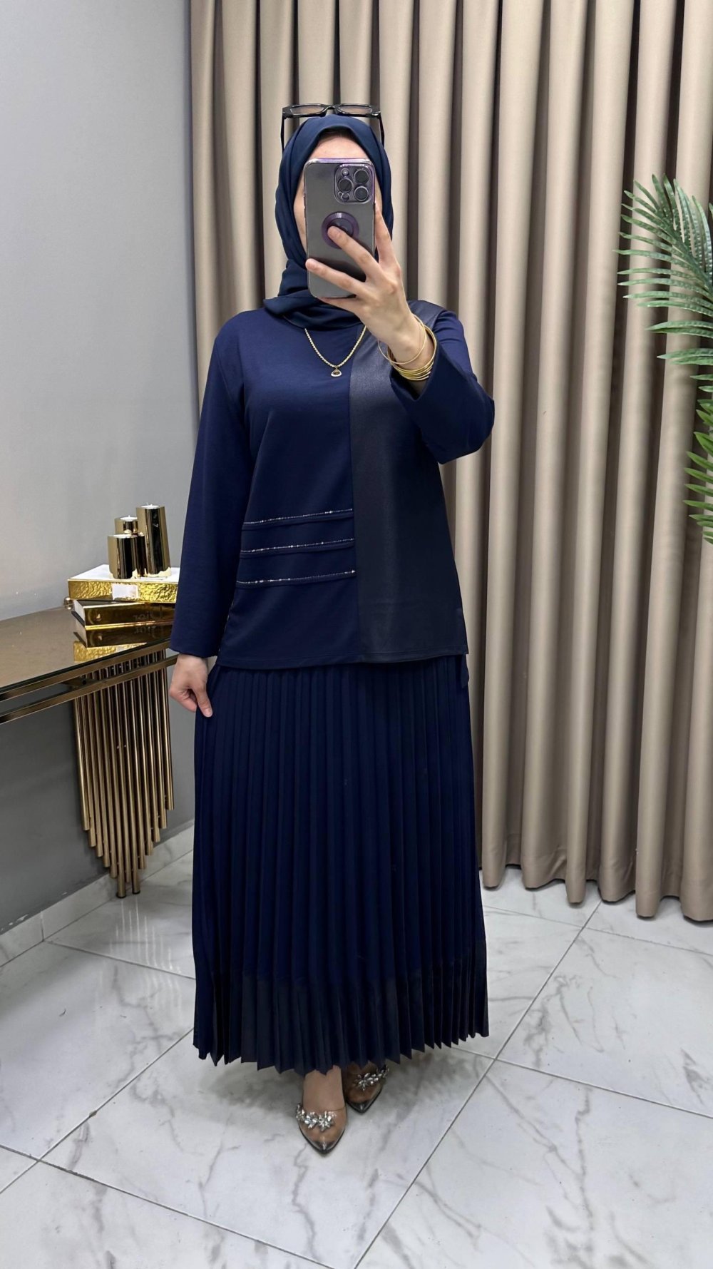 Özlem Takım Lacivert — Lacivert